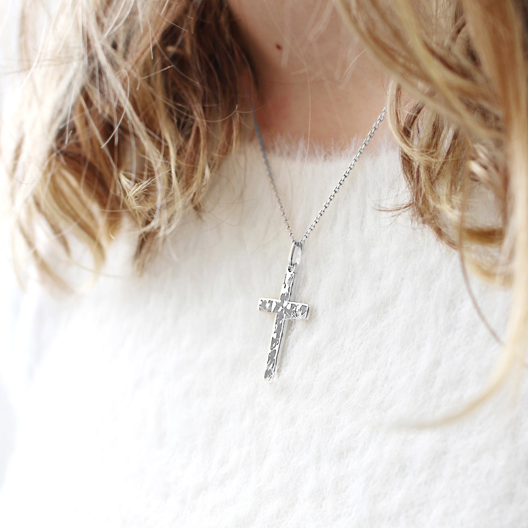 Collier personnalisé - croix martelée - Argent