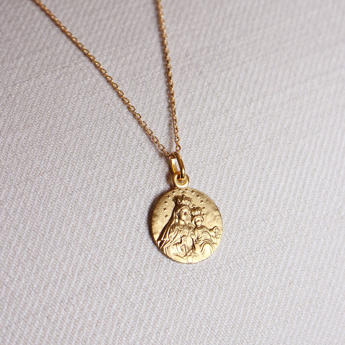 Collier personnalisé - Médaille Vierge Mont Carmel - Plaqué or
