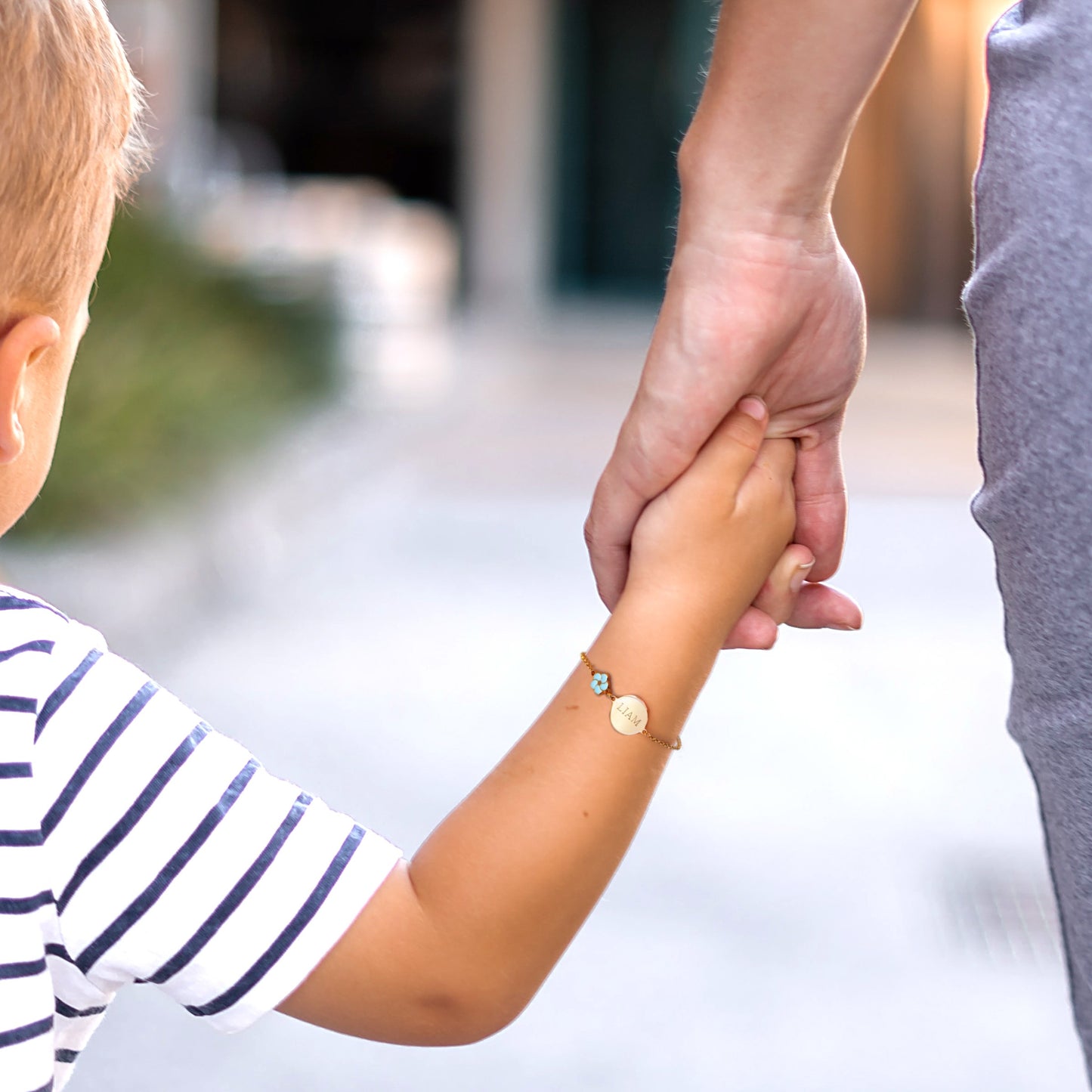 Bracelet personnalisé chaine médaille enfant - fleur laquée ivoire - Plaqué or