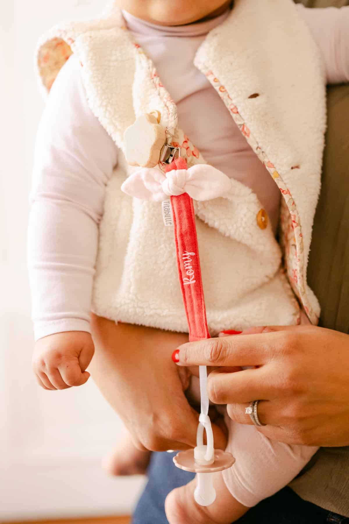 Attache tétine personnalisée - Double gaze de coton + Fleur