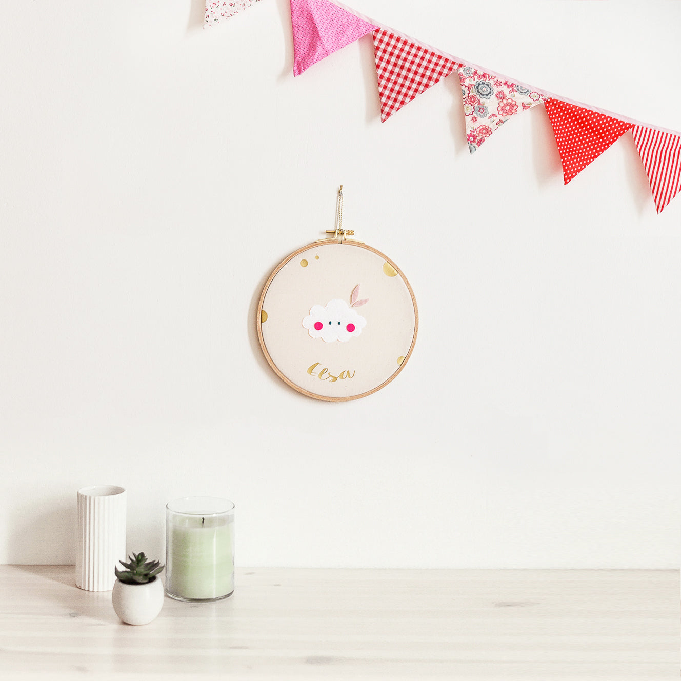 Cadre rond tambour mural personnalisé - modèle Nuage Rose