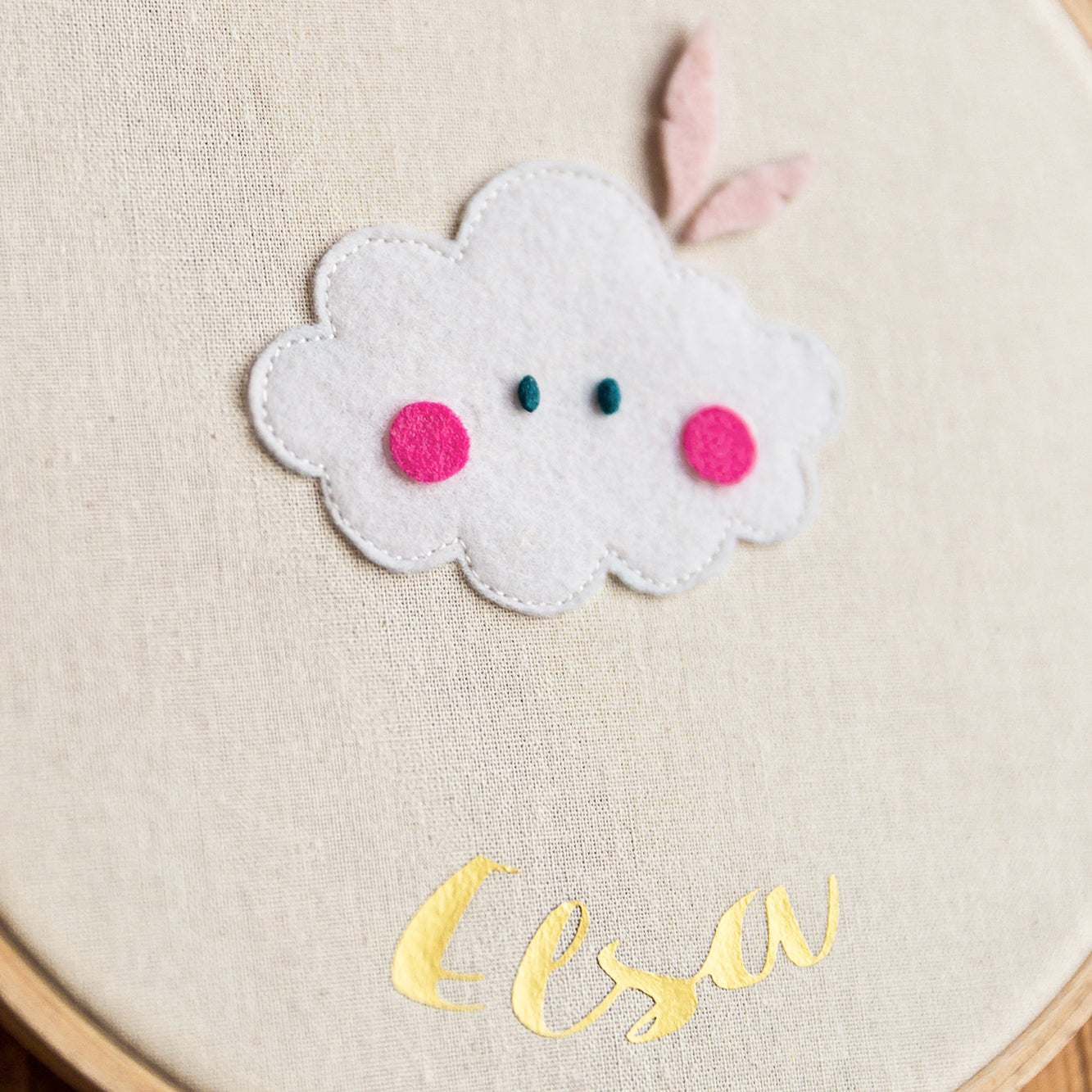 Cadre rond tambour mural personnalisé - modèle Nuage Rose